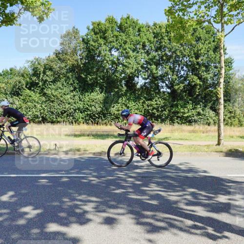 09.08.2026 - GEWOBA Citytriathlon Bremen Michael Burmester http://msf.ph/oto/9959027 09.08.2026 12:12:01 Radfahren 642, 660 meine-sportfotos.de