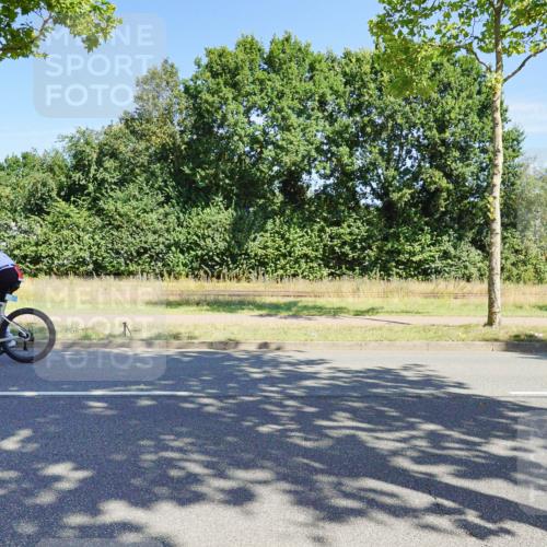 09.08.2026 - GEWOBA Citytriathlon Bremen Michael Burmester http://msf.ph/oto/9959029 09.08.2026 12:12:07 Radfahren 618, 677 meine-sportfotos.de