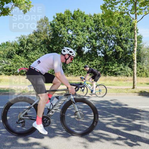 09.08.2026 - GEWOBA Citytriathlon Bremen Michael Burmester http://msf.ph/oto/9959061 09.08.2026 12:12:44 Radfahren 593, 605, 606, 683, 723, 764, 878, 951, 1127 meine-sportfotos.de