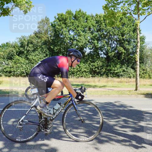 09.08.2026 - GEWOBA Citytriathlon Bremen Michael Burmester http://msf.ph/oto/9959166 09.08.2026 12:15:39 Radfahren 655, 735, 765, 1137 meine-sportfotos.de