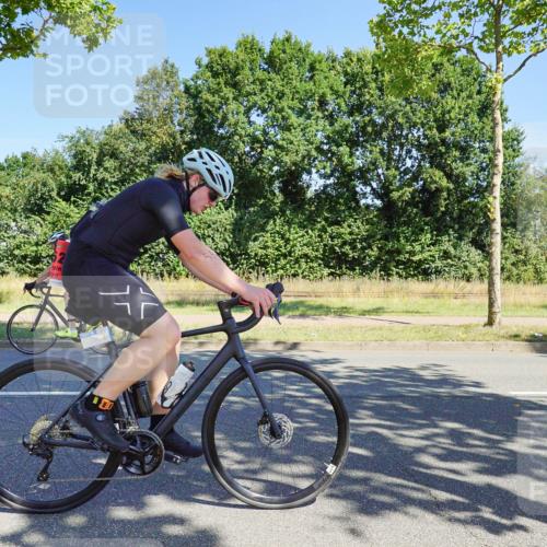 09.08.2026 - GEWOBA Citytriathlon Bremen Michael Burmester http://msf.ph/oto/9959228 09.08.2026 12:17:13 Radfahren 552, 600, 627, 778, 932, 1143, 1158 meine-sportfotos.de