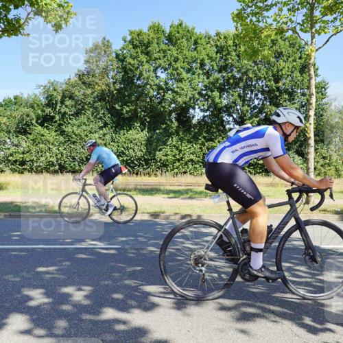09.08.2026 - GEWOBA Citytriathlon Bremen Michael Burmester http://msf.ph/oto/9959280 09.08.2026 12:18:38 Radfahren 756, 814, 864, 970, 1119 meine-sportfotos.de