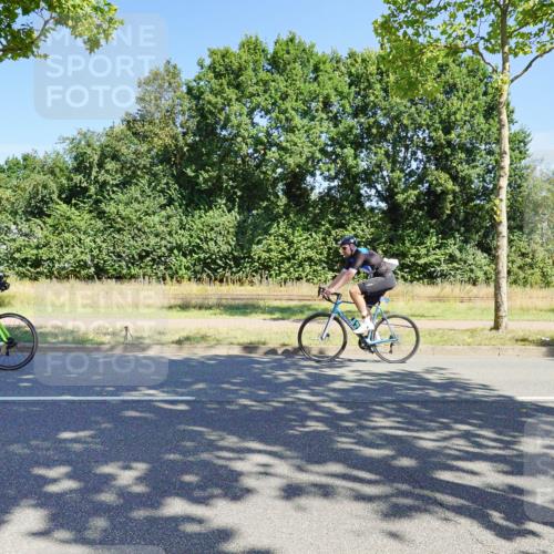 09.08.2026 - GEWOBA Citytriathlon Bremen Michael Burmester http://msf.ph/oto/9959283 09.08.2026 12:18:43 Radfahren 756, 814, 864, 1119 meine-sportfotos.de