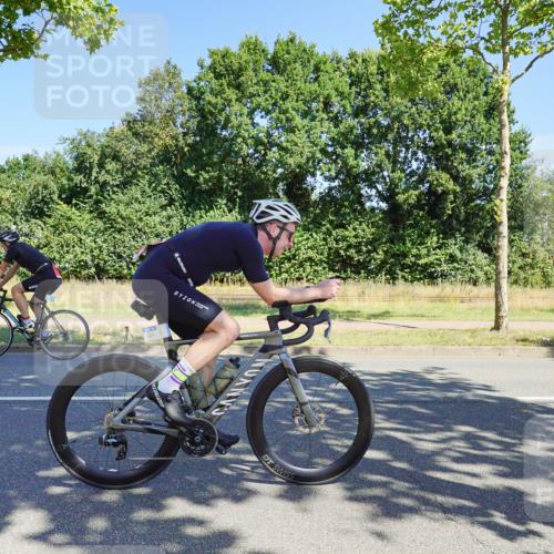 09.08.2026 - GEWOBA Citytriathlon Bremen Michael Burmester http://msf.ph/oto/9959295 09.08.2026 12:19:12 Radfahren 557, 569, 624, 744, 749, 886, 1009, 1120 meine-sportfotos.de