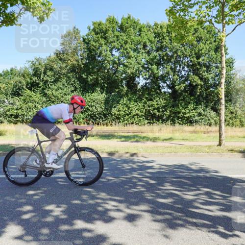 09.08.2026 - GEWOBA Citytriathlon Bremen Michael Burmester http://msf.ph/oto/9959299 09.08.2026 12:19:21 Radfahren 557, 569, 603, 624, 727, 749, 820, 839, 861, 886, 938, 1145, 1160 meine-sportfotos.de