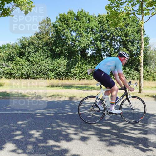 09.08.2026 - GEWOBA Citytriathlon Bremen Michael Burmester http://msf.ph/oto/9959306 09.08.2026 12:19:27 Radfahren 557, 568, 603, 727, 812, 820, 839, 861, 938, 1142, 1145, 1160 meine-sportfotos.de