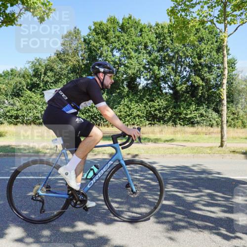 09.08.2026 - GEWOBA Citytriathlon Bremen Michael Burmester http://msf.ph/oto/9959308 09.08.2026 12:19:30 Radfahren 568, 603, 727, 812, 820, 839, 861, 938, 1142, 1145, 1160 meine-sportfotos.de