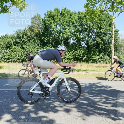 09.08.2026 - GEWOBA Citytriathlon Bremen Michael Burmester http://msf.ph/oto/9959334 09.08.2026 12:20:13 Radfahren 595, 625, 693, 757, 762, 763, 788, 790, 798, 823, 838, 935, 1017, 1113, 1129, 1155 meine-sportfotos.de