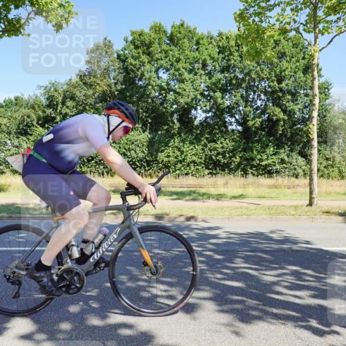 09.08.2026 - GEWOBA Citytriathlon Bremen Michael Burmester http://msf.ph/oto/9959340 09.08.2026 12:20:20 Radfahren 693, 745, 757, 762, 763, 790, 792, 816, 823, 844, 897, 935, 1017, 1020, 1113, 1155 meine-sportfotos.de