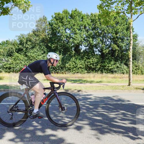 09.08.2026 - GEWOBA Citytriathlon Bremen Michael Burmester http://msf.ph/oto/9959351 09.08.2026 12:20:39 Radfahren 566, 656, 682, 728, 745, 773, 931 meine-sportfotos.de