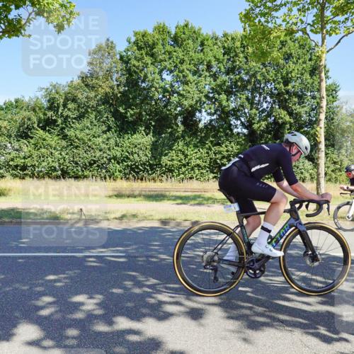 09.08.2026 - GEWOBA Citytriathlon Bremen Michael Burmester http://msf.ph/oto/9959363 09.08.2026 12:20:57 Radfahren 560, 562, 637, 639, 668, 678, 773, 889, 911, 912, 960, 968, 979, 1110 meine-sportfotos.de