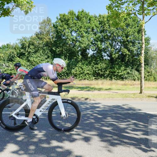 09.08.2026 - GEWOBA Citytriathlon Bremen Michael Burmester http://msf.ph/oto/9959364 09.08.2026 12:20:58 Radfahren 560, 562, 637, 639, 668, 678, 773, 889, 911, 912, 960, 968, 979, 1110 meine-sportfotos.de