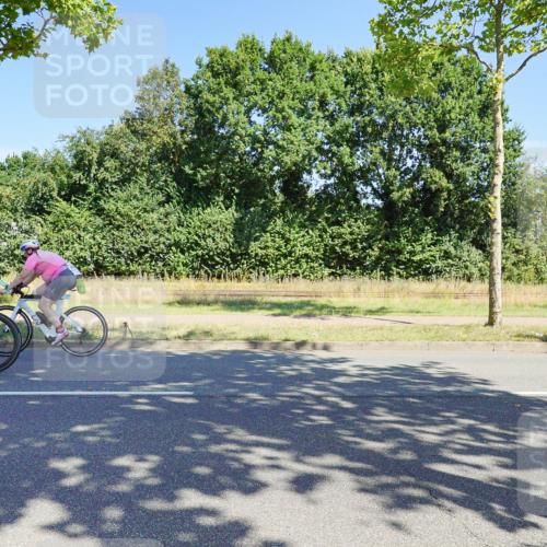 09.08.2026 - GEWOBA Citytriathlon Bremen Michael Burmester http://msf.ph/oto/9959373 09.08.2026 12:21:06 Radfahren 560, 562, 628, 637, 639, 644, 668, 678, 889, 911, 912, 968, 979, 1110, 1132 meine-sportfotos.de
