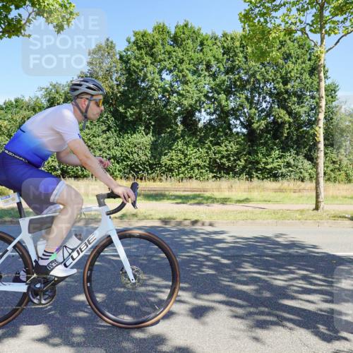 09.08.2026 - GEWOBA Citytriathlon Bremen Michael Burmester http://msf.ph/oto/9959385 09.08.2026 12:21:24 Radfahren 596, 731, 737, 902, 1115, 1132 meine-sportfotos.de