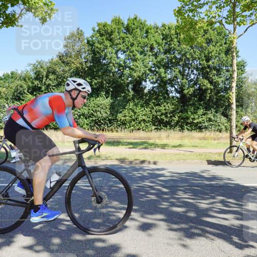 09.08.2026 - GEWOBA Citytriathlon Bremen Michael Burmester http://msf.ph/oto/9959413 09.08.2026 12:22:07 Radfahren 541, 559, 571, 604, 623, 687, 695, 896, 953, 954, 1102, 1114, 1139, 1154 meine-sportfotos.de
