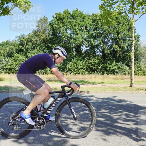 09.08.2026 - GEWOBA Citytriathlon Bremen Michael Burmester http://msf.ph/oto/9959418 09.08.2026 12:22:12 Radfahren 541, 559, 571, 623, 687, 694, 695, 896, 954, 1114, 1139, 1154 meine-sportfotos.de