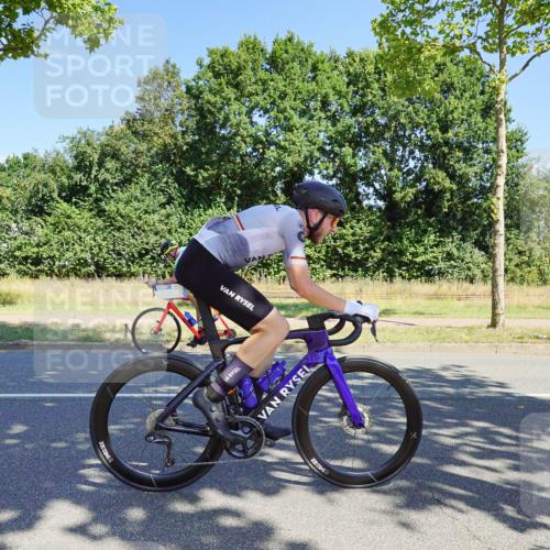 09.08.2026 - GEWOBA Citytriathlon Bremen Michael Burmester http://msf.ph/oto/9959494 09.08.2026 12:23:56 Radfahren 570, 585, 705, 761, 887, 890, 891, 1107, 1124, 1159 meine-sportfotos.de