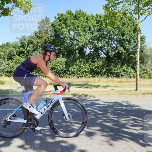 09.08.2026 - GEWOBA Citytriathlon Bremen Michael Burmester http://msf.ph/oto/9959500 09.08.2026 12:24:05 Radfahren 570, 585, 761, 887, 891, 1105, 1124, 1159 meine-sportfotos.de