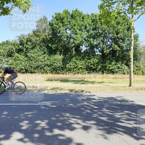 09.08.2026 - GEWOBA Citytriathlon Bremen Michael Burmester http://msf.ph/oto/9959509 09.08.2026 12:24:19 Radfahren 546, 586, 671, 675, 753, 870 meine-sportfotos.de