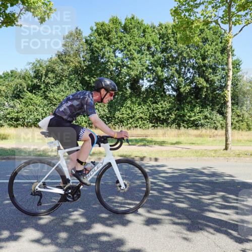 09.08.2026 - GEWOBA Citytriathlon Bremen Michael Burmester http://msf.ph/oto/9959549 09.08.2026 12:25:11 Radfahren 548, 602, 858, 859, 899, 991, 1140 meine-sportfotos.de