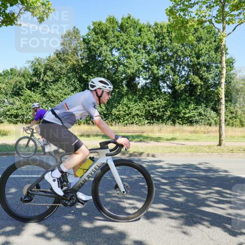 09.08.2026 - GEWOBA Citytriathlon Bremen Michael Burmester http://msf.ph/oto/9959571 09.08.2026 12:25:39 Radfahren 649, 702, 718, 743, 774, 779, 789, 810, 848, 936, 982, 1010, 1122, 1125 meine-sportfotos.de