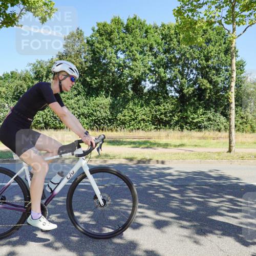 09.08.2026 - GEWOBA Citytriathlon Bremen Michael Burmester http://msf.ph/oto/9959628 09.08.2026 12:27:05 Radfahren 588, 633, 813, 822, 856, 958, 962, 1103 meine-sportfotos.de
