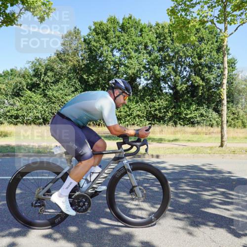 09.08.2026 - GEWOBA Citytriathlon Bremen Michael Burmester http://msf.ph/oto/9959634 09.08.2026 12:27:22 Radfahren 597, 630, 712, 732, 881, 962 meine-sportfotos.de
