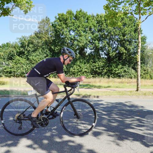 09.08.2026 - GEWOBA Citytriathlon Bremen Michael Burmester http://msf.ph/oto/9959642 09.08.2026 12:27:31 Radfahren 587, 597, 630, 669, 712, 714, 729, 732, 854, 881, 904 meine-sportfotos.de