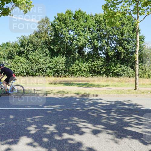 09.08.2026 - GEWOBA Citytriathlon Bremen Michael Burmester http://msf.ph/oto/9959659 09.08.2026 12:27:53 Radfahren 554, 684, 801, 828, 831, 917, 1157 meine-sportfotos.de