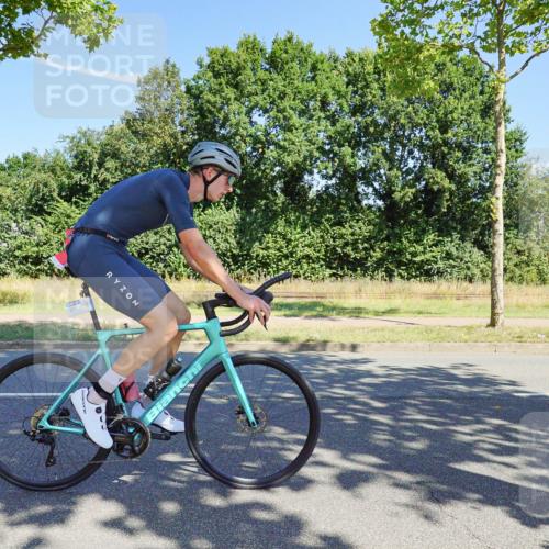 09.08.2026 - GEWOBA Citytriathlon Bremen Michael Burmester http://msf.ph/oto/9959679 09.08.2026 12:28:22 Radfahren 549, 631, 661, 666, 676, 862, 951, 1148 meine-sportfotos.de