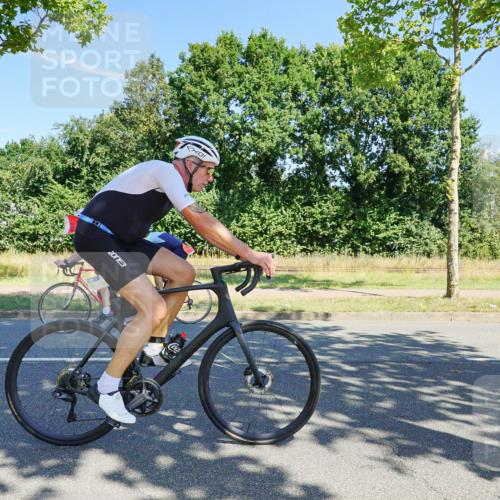 09.08.2026 - GEWOBA Citytriathlon Bremen Michael Burmester http://msf.ph/oto/9959730 09.08.2026 12:29:35 Radfahren 575, 642, 697, 724, 811, 825, 905, 999, 1011 meine-sportfotos.de
