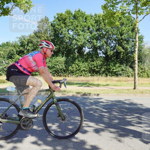 09.08.2026 - GEWOBA Citytriathlon Bremen Michael Burmester http://msf.ph/oto/9959731 09.08.2026 12:29:36 Radfahren 575, 642, 697, 724, 811, 825, 905, 999, 1011 meine-sportfotos.de