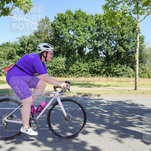 09.08.2026 - GEWOBA Citytriathlon Bremen Michael Burmester http://msf.ph/oto/9959746 09.08.2026 12:29:58 Radfahren 593, 616, 618, 641, 963, 964, 967, 1128 meine-sportfotos.de
