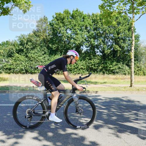 09.08.2026 - GEWOBA Citytriathlon Bremen Michael Burmester http://msf.ph/oto/9959793 09.08.2026 12:31:12 Radfahren 580, 589, 592, 645, 646, 685, 710, 721, 775, 793, 824, 852, 882, 909, 947, 1101 meine-sportfotos.de