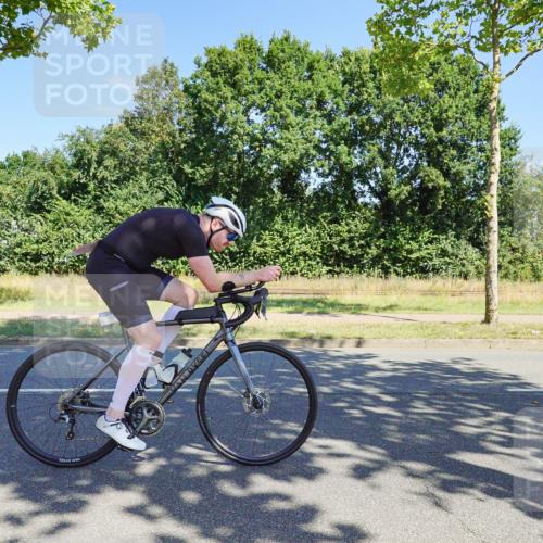 09.08.2026 - GEWOBA Citytriathlon Bremen Michael Burmester http://msf.ph/oto/9959840 09.08.2026 12:32:25 Radfahren 590, 594, 680, 765, 867, 874, 920, 924, 1006 meine-sportfotos.de