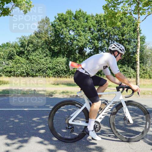 09.08.2026 - GEWOBA Citytriathlon Bremen Michael Burmester http://msf.ph/oto/9959853 09.08.2026 12:32:47 Radfahren 636, 875, 921, 983, 1008, 1137 meine-sportfotos.de