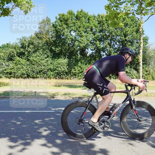 09.08.2026 - GEWOBA Citytriathlon Bremen Michael Burmester http://msf.ph/oto/9959875 09.08.2026 12:33:35 Radfahren 583, 615, 648, 679, 717, 769, 784, 880, 1006, 1133 meine-sportfotos.de