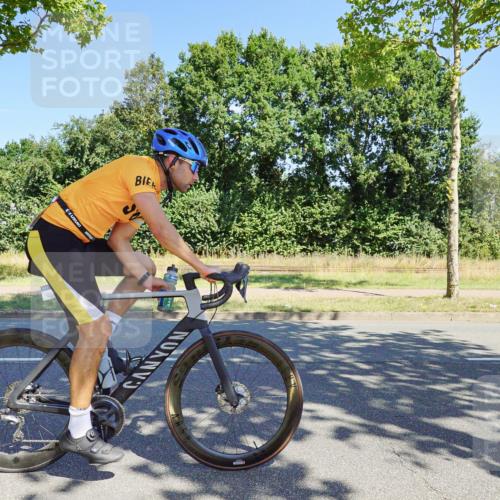 09.08.2026 - GEWOBA Citytriathlon Bremen Michael Burmester http://msf.ph/oto/9959895 09.08.2026 12:34:03 Radfahren 545, 655, 877, 914, 932, 1015, 1158 meine-sportfotos.de