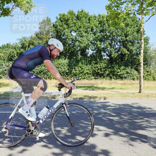 09.08.2026 - GEWOBA Citytriathlon Bremen Michael Burmester http://msf.ph/oto/9959900 09.08.2026 12:34:07 Radfahren 545, 655, 877, 914, 932, 1015, 1143, 1158 meine-sportfotos.de