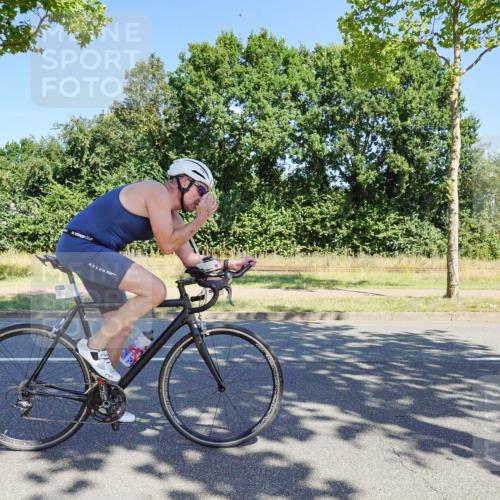 09.08.2026 - GEWOBA Citytriathlon Bremen Michael Burmester http://msf.ph/oto/9959927 09.08.2026 12:34:46 Radfahren 557, 628, 726, 757, 855, 939, 1145 meine-sportfotos.de