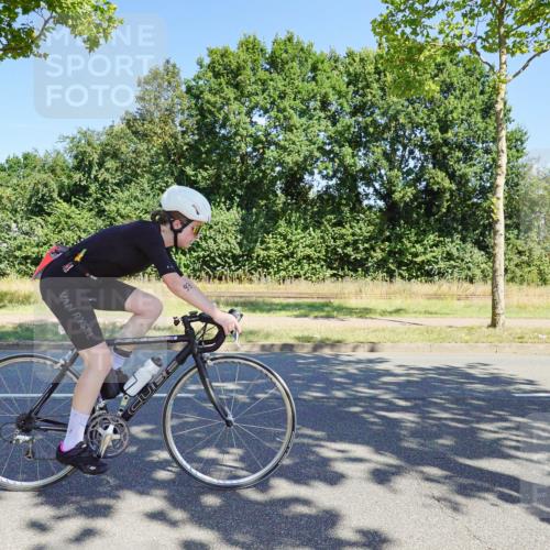 09.08.2026 - GEWOBA Citytriathlon Bremen Michael Burmester http://msf.ph/oto/9959929 09.08.2026 12:34:48 Radfahren 557, 628, 638, 726, 756, 757, 855, 939, 1145 meine-sportfotos.de