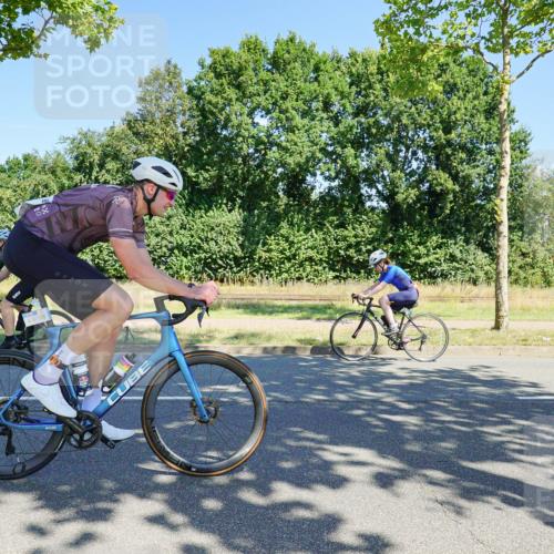 09.08.2026 - GEWOBA Citytriathlon Bremen Michael Burmester http://msf.ph/oto/9959930 09.08.2026 12:34:49 Radfahren 557, 628, 638, 756, 757, 855, 939, 1145 meine-sportfotos.de