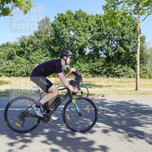 09.08.2026 - GEWOBA Citytriathlon Bremen Michael Burmester http://msf.ph/oto/9959934 09.08.2026 12:34:57 Radfahren 557, 638, 756, 855, 939, 1145 meine-sportfotos.de