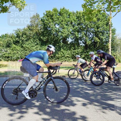 09.08.2026 - GEWOBA Citytriathlon Bremen Michael Burmester http://msf.ph/oto/9959940 09.08.2026 12:35:10 Radfahren 555, 574, 598, 609, 624, 778, 804, 807, 846, 1138 meine-sportfotos.de