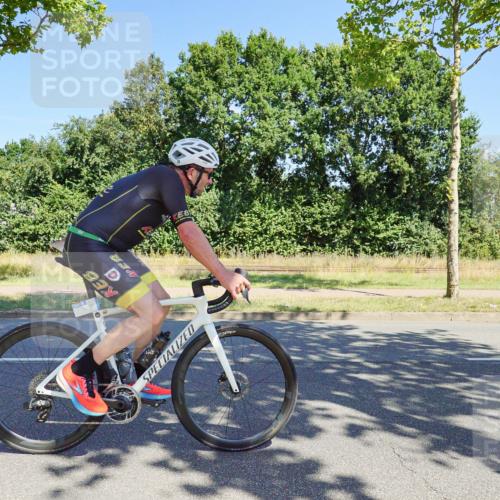 09.08.2026 - GEWOBA Citytriathlon Bremen Michael Burmester http://msf.ph/oto/9959997 09.08.2026 12:36:25 Radfahren 560, 562, 668, 673, 682, 748, 749, 780, 781, 864, 948, 1110, 1118, 1129, 1139, 1146 meine-sportfotos.de
