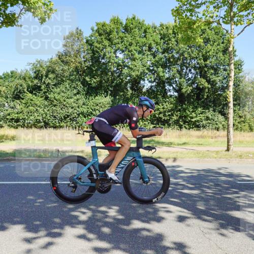 09.08.2026 - GEWOBA Citytriathlon Bremen Michael Burmester http://msf.ph/oto/9960020 09.08.2026 12:37:02 Radfahren 787, 823, 872, 943, 1126, 1147 meine-sportfotos.de