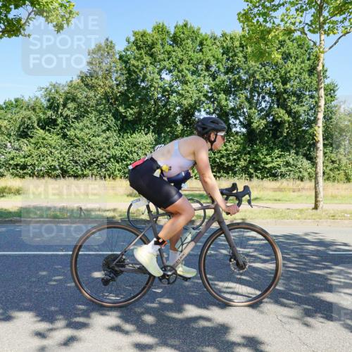09.08.2026 - GEWOBA Citytriathlon Bremen Michael Burmester http://msf.ph/oto/9960040 09.08.2026 12:37:22 Radfahren 566, 568, 627, 728, 744, 788, 790, 792, 812, 839, 938, 1142 meine-sportfotos.de
