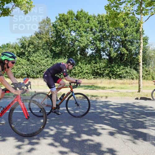 09.08.2026 - GEWOBA Citytriathlon Bremen Michael Burmester http://msf.ph/oto/9960050 09.08.2026 12:37:37 Radfahren 604, 627, 639, 678, 727, 745, 816, 935, 1109 meine-sportfotos.de