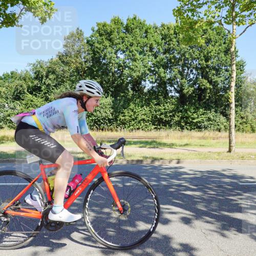 09.08.2026 - GEWOBA Citytriathlon Bremen Michael Burmester http://msf.ph/oto/9960068 09.08.2026 12:38:01 Radfahren 559, 571, 687, 763, 806, 897, 911, 960, 1017, 1113, 1114 meine-sportfotos.de