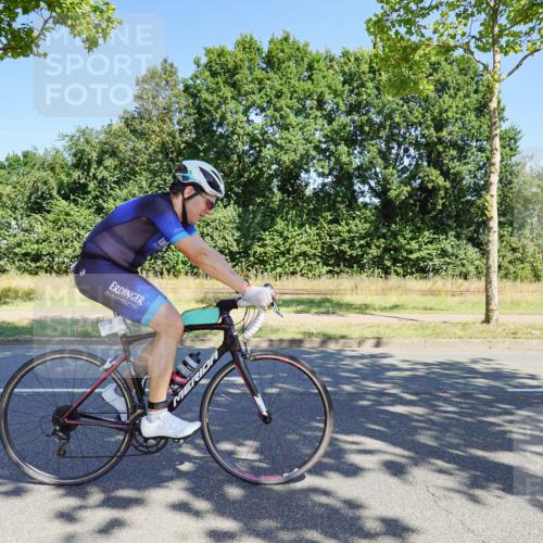09.08.2026 - GEWOBA Citytriathlon Bremen Michael Burmester http://msf.ph/oto/9960069 09.08.2026 12:38:02 Radfahren 559, 571, 687, 763, 806, 897, 911, 960, 1017, 1113, 1114 meine-sportfotos.de